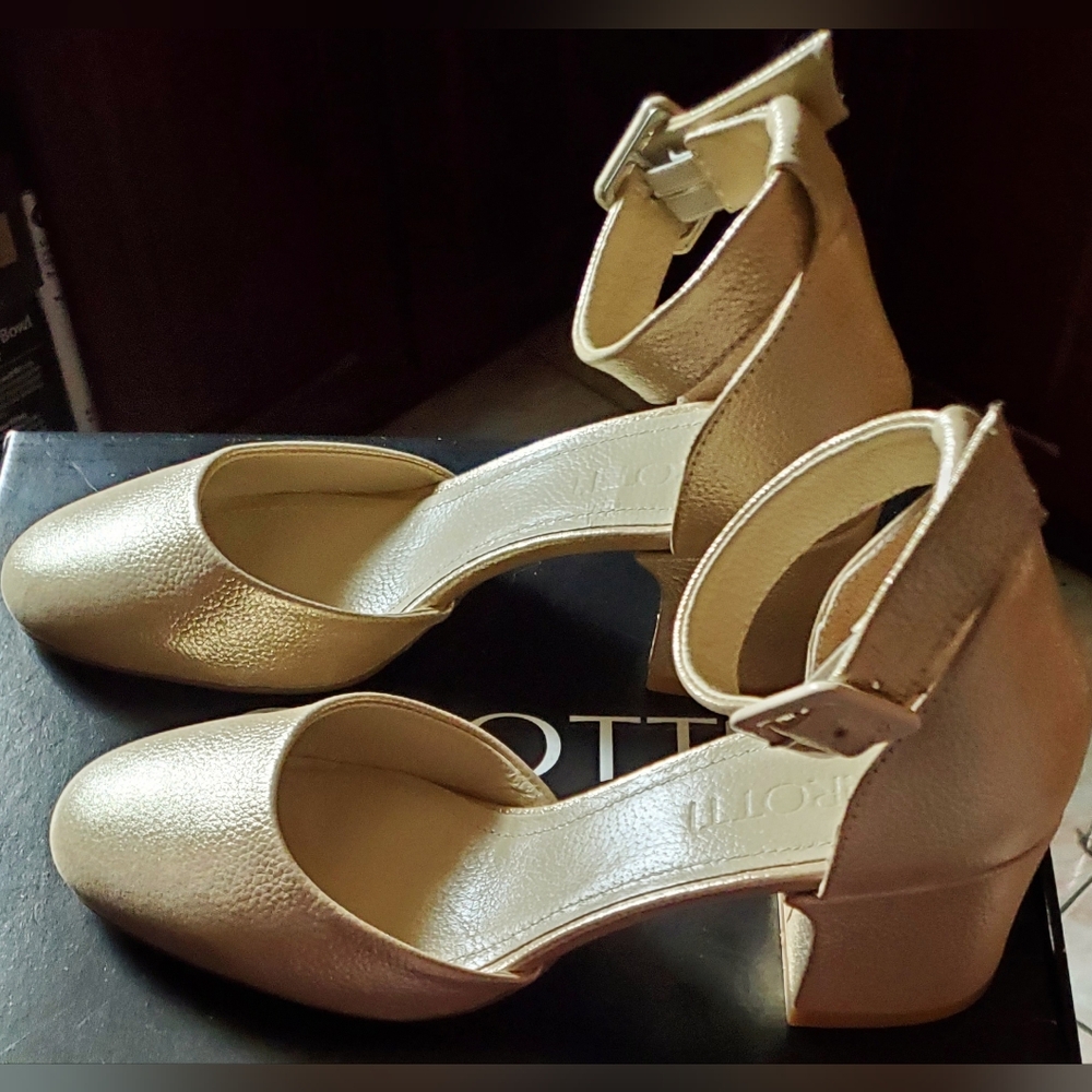 GIROTTI Women's Elegant Leather Gold Block Heels